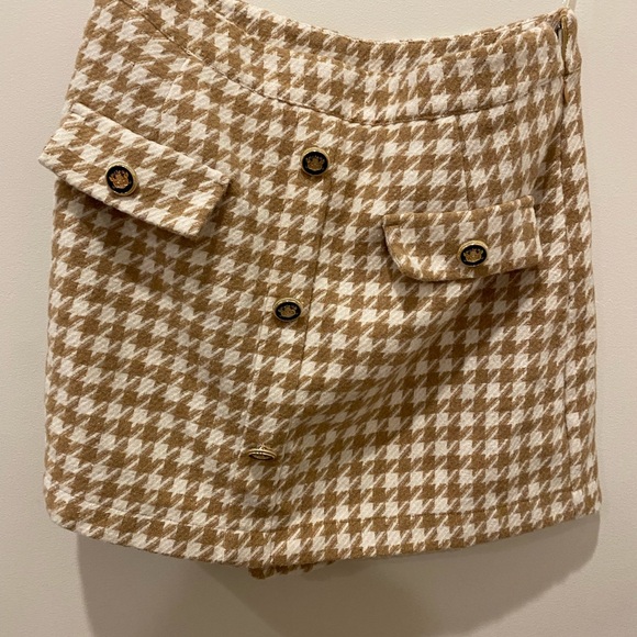 Never worn set. Skort and a blazer. Fun funky pattern. - Picture 5 of 9